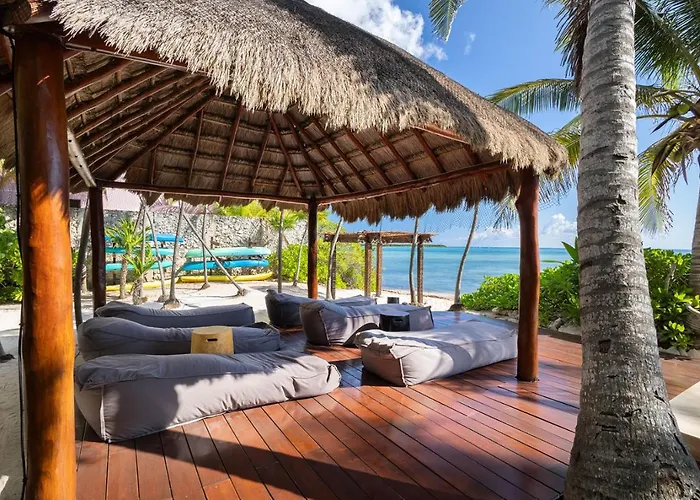 Villa Beachfront Soliman Bay- 8 Bedrooms *