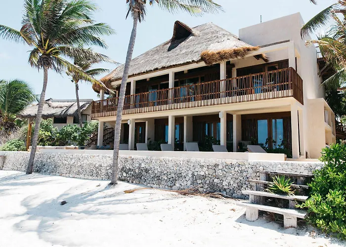 Beachfront Soliman Bay- 8 Bedrooms Villa *