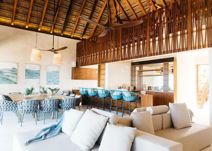 Beachfront Soliman Bay- 8 Bedrooms Villa