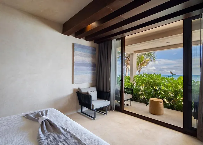 Beachfront Soliman Bay- 8 Bedrooms Villa