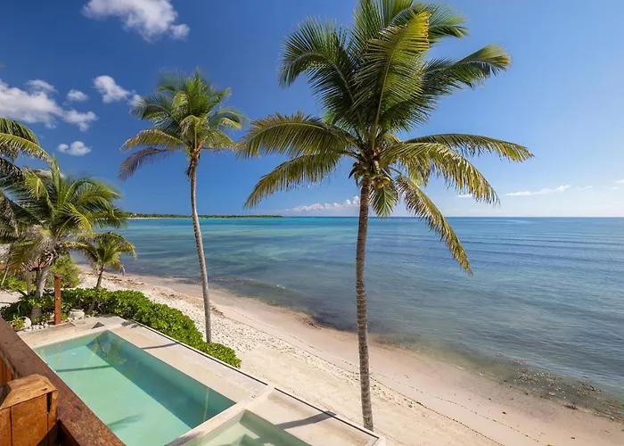 Beachfront Soliman Bay- 8 Bedrooms Villa