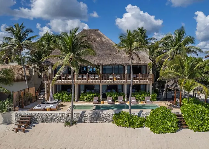 Beachfront Soliman Bay- 8 Bedrooms Villa