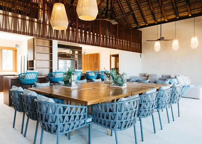 Beachfront Soliman Bay- 8 Bedrooms Villa *