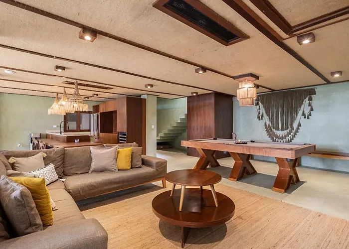 Beachfront Soliman Bay- 8 Bedrooms
