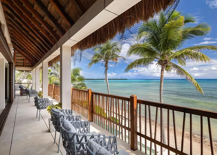 Beachfront Soliman Bay- 8 Bedrooms Villa *