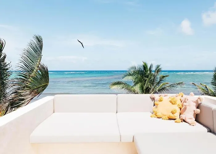 Beachfront Soliman Bay- 8 Bedrooms