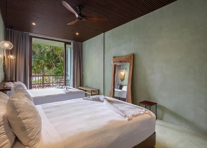 Beachfront Soliman Bay- 8 Bedrooms *
