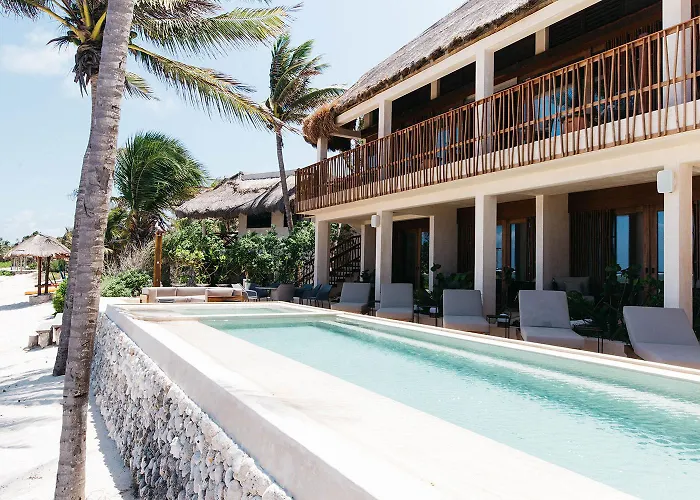 Beachfront Soliman Bay- 8 Bedrooms *